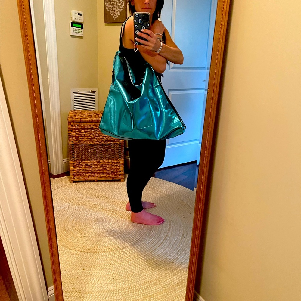 Alex Max LARGE capacity tote.